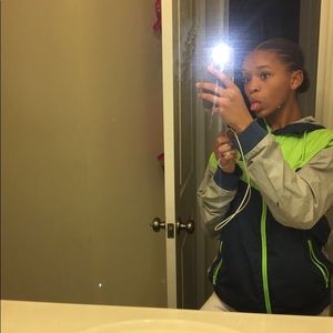 Meet your Posher, Simi